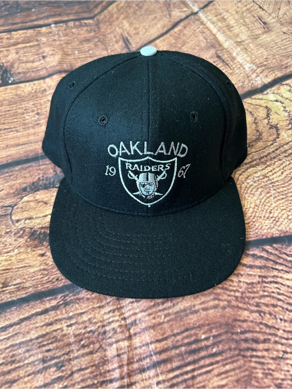 Vintage Oakland Raiders Roman Fitted Hat Size 7 3/8 Made in USA Wool Deadsto